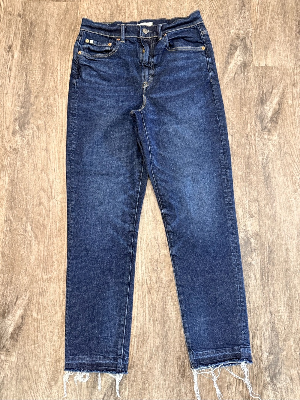 AE77 American Eagle Premium Denim Mom Jeans Size 8 Dark Wash Raw Hem Logo